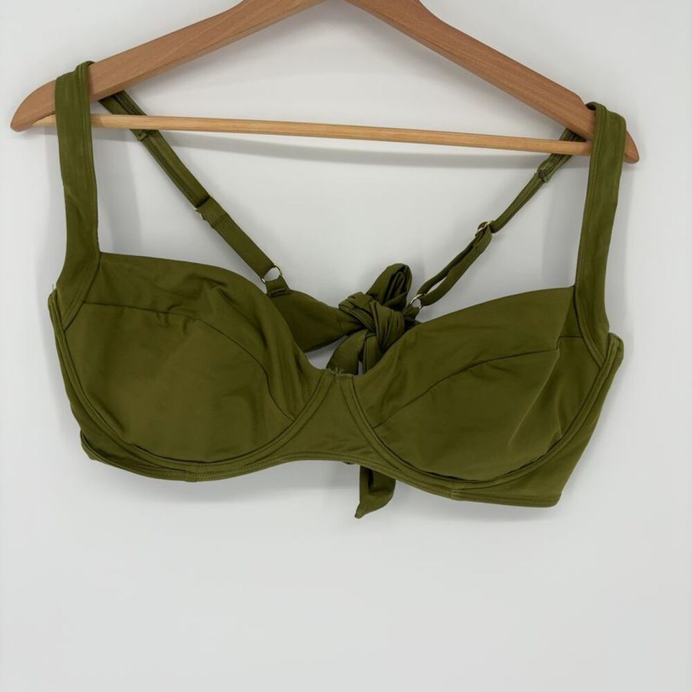 Monday Swimwear Swimwear top and Bottoms